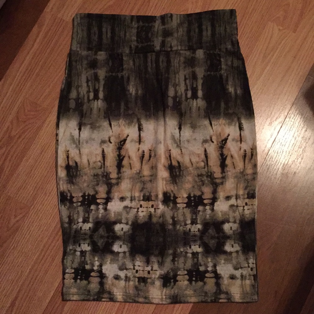 Women’s Skirt, Sz L, By: ARABELLA